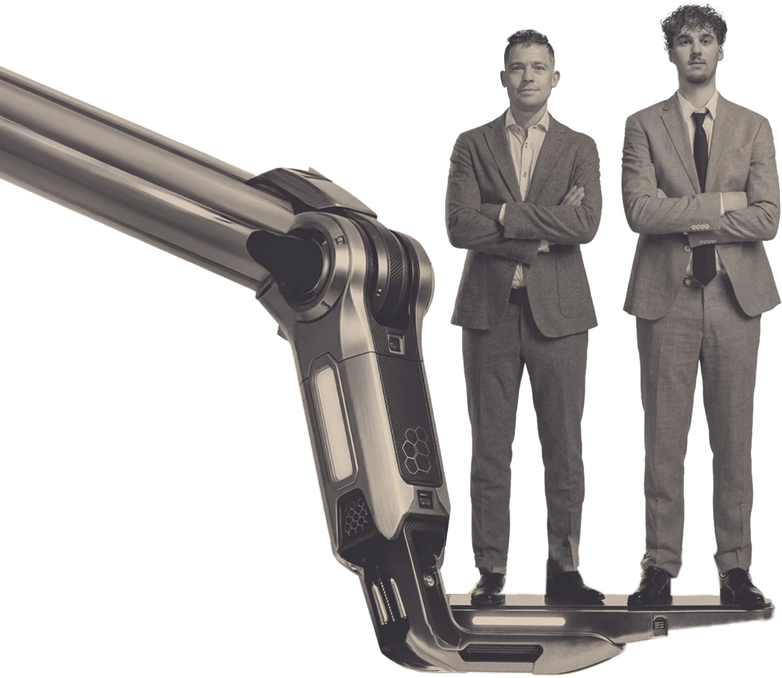 Willem en Wessel op een robotarm